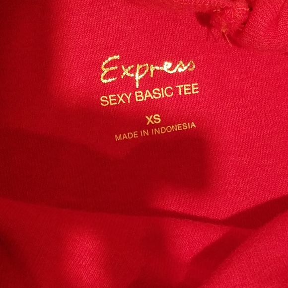 ❤3/$20❤ pink express sexy basic tee - Picture 3 of 3